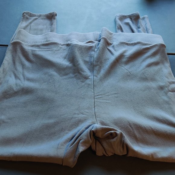 TORRID, Super Soft Gray Leggings, Thick and Warm, Perfect for Winter - Picture 3 of 6